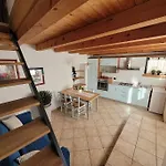 Lägenhet Casa Desi Combai